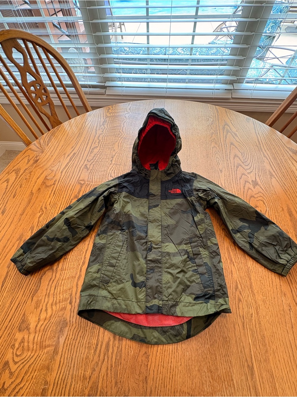 The North Face Green Camo toddler DryVent rain jacket Size 4T zipper boys girls